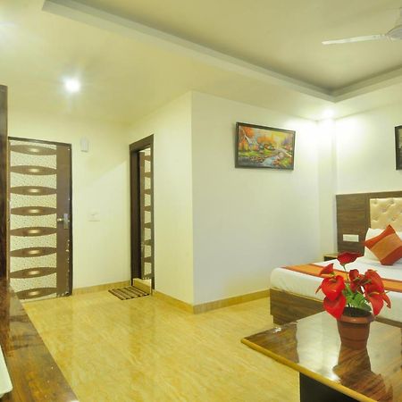 Hotel Noida Delight Exterior photo