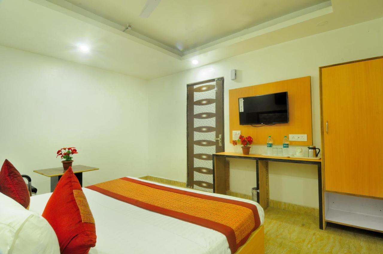 Hotel Noida Delight Exterior photo