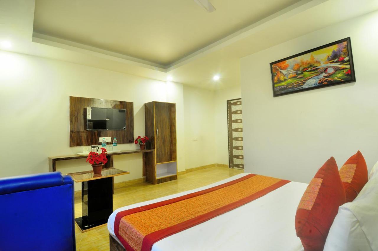 Hotel Noida Delight Exterior photo